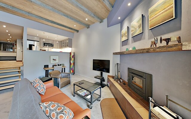 15tru1zs 2 Bedroom Condo