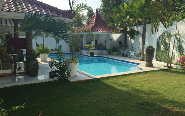 Yogyakarta Tropicana Villa