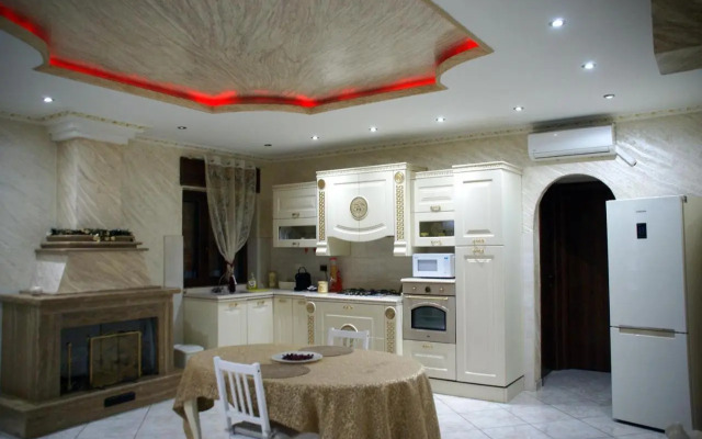 Gold Luxury Suite Home Roma