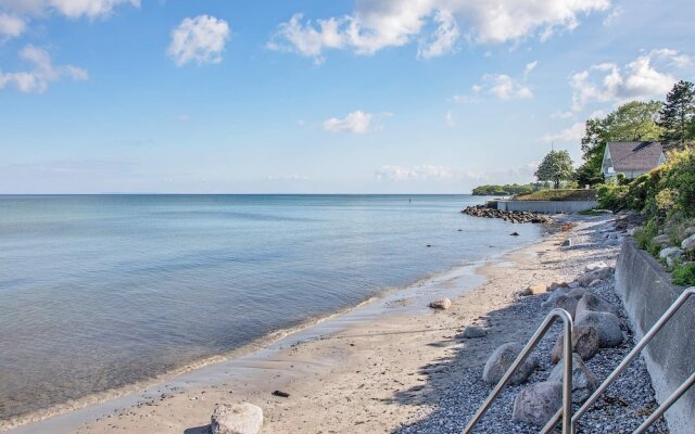 10 Person Holiday Home in Rødvig Stevns