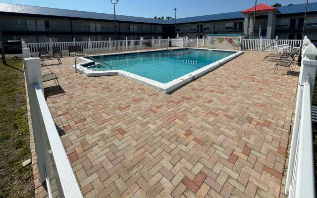 Motel 6 Englewood, FL