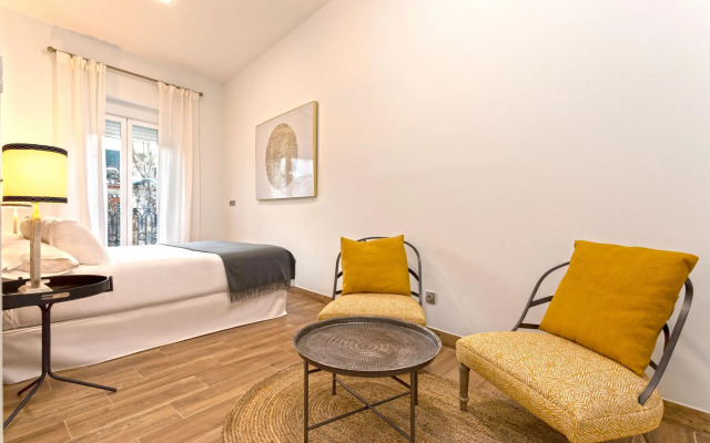 Magnificent 2 BD Duplex with private terrace. Recaredo IX