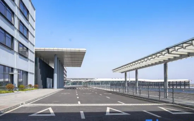 Holiday Inn Shanghai Pudong Airport