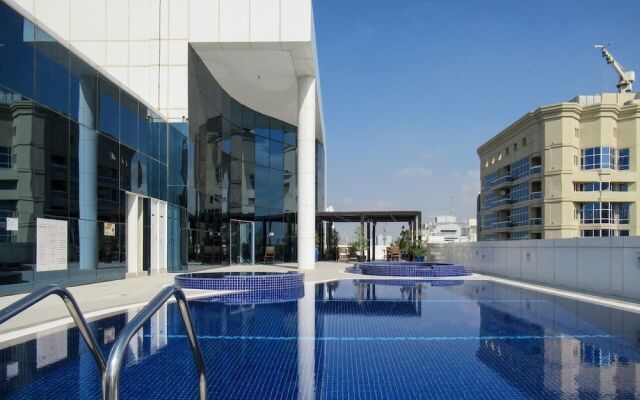 Visually Unique 1BR Apartment in JLT - Sleeps 4!