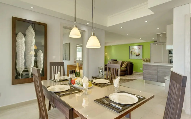 Luxury Apartment inc Pool & Views