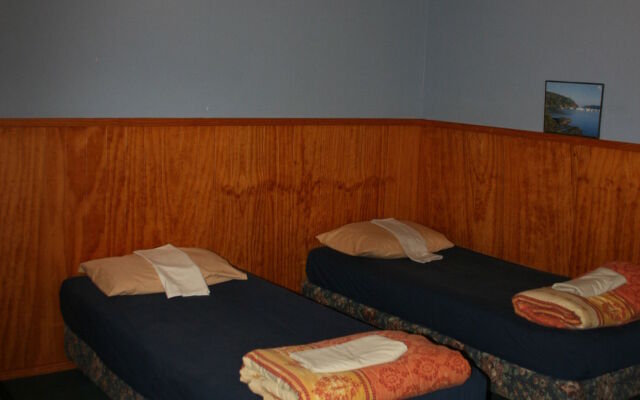 Smoke Lake Hot Springs Lodge and Camp