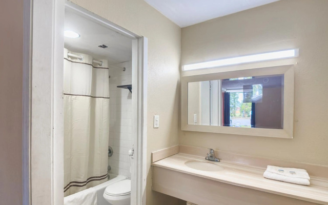 OYO Hotel Vienna I-75