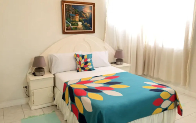 Cumber's Tropical Apartments