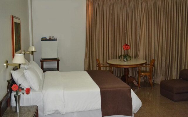 Dimas Lessa Hotel