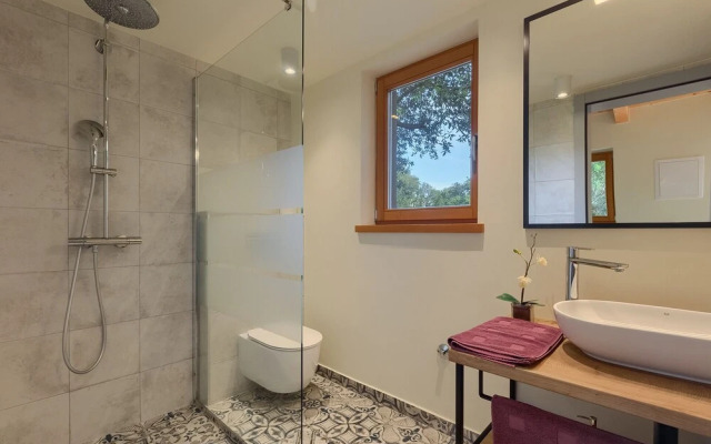 Holiday House in Pula 30 m From the sea