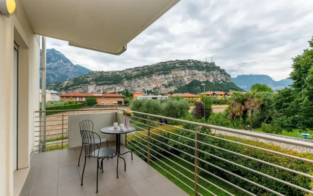 Torbole Relax Pool Balcony Apartment 2
