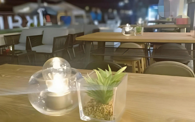 Chaisaeng Palace Hotel