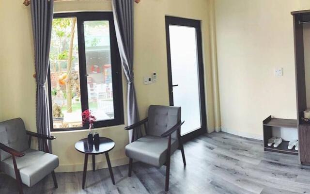 Nana Lee Homestay & Restaurant