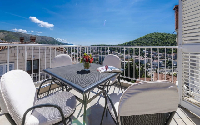 Green Hills Apartment