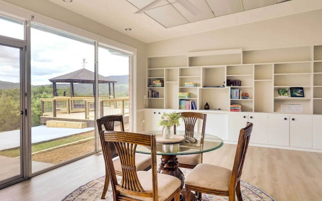 Private Saltwater Pool: Mtn-view Copperhill Home