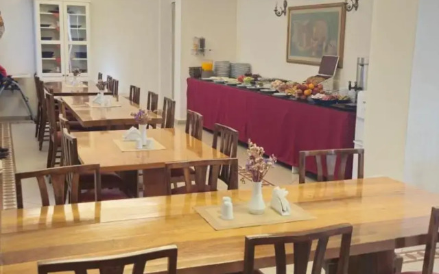 Hotel Ave Maria