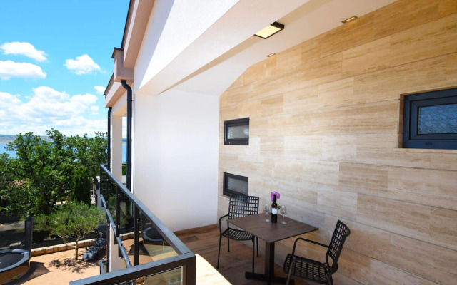 Apartments in Starigrad-Paklenica, modern and comfortable