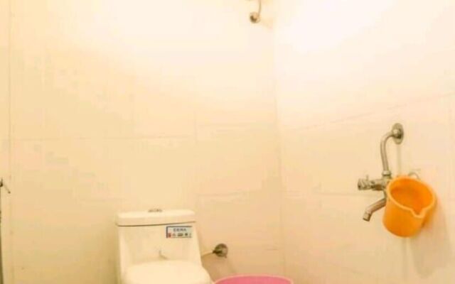 Iroomz Hotel Krishna Inn