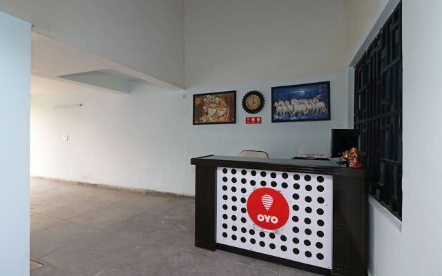 OYO 11520 Galaxy Paradise