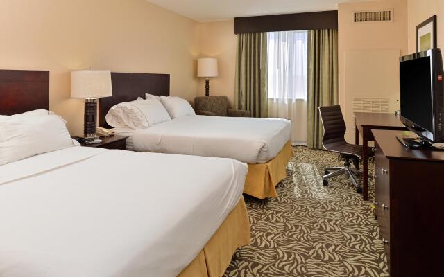 Holiday Inn Express Hotel & Suites River Park, an IHG Hotel