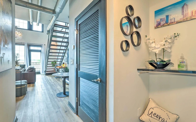 Central Atlantic Station Loft in Walkable Location