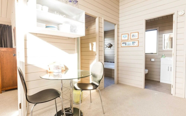3 Bedroom Home with Harbour Views