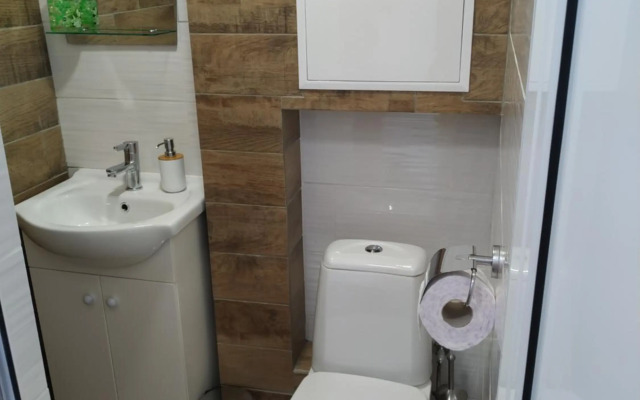 Top Center Nice View Studio