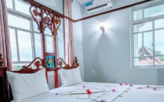 Crown View Hotel