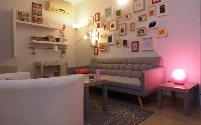 Psirri Artistic Rooftop Apartment with Acropolis View