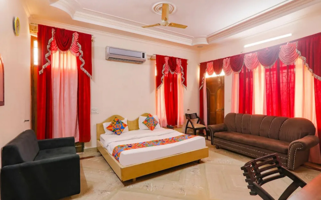 Fabhotel Raka Inn