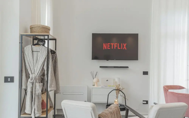 Piccola Como Lotus by Rent all Como