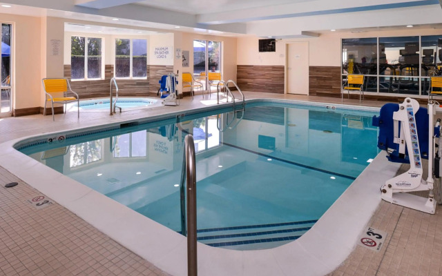 Fairfield Inn By Marriott Louisville North