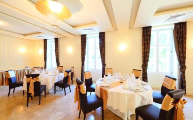 Ipoly Residence Executive Hotel Suites