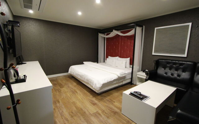 Hotel Louis.J