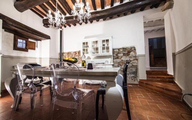 Accogliente Appartamento sulle Colline Toscane