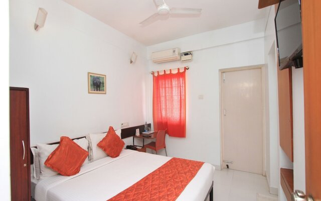 OYO 1356 Hotel Gokulam Compact