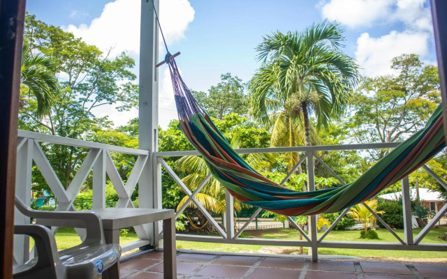 South West Bay Cabañas