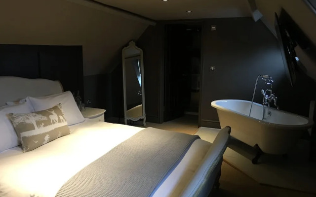 The Lion Hotel - Pub & Restaurant