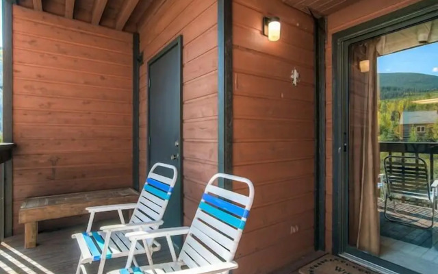 Mountainside Condominiums by CRMR