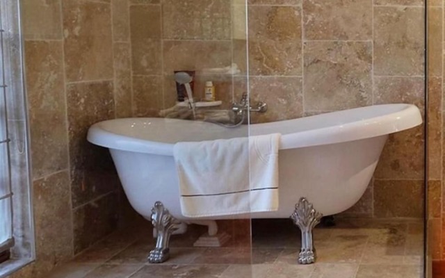 Besharat Gallery & Museum