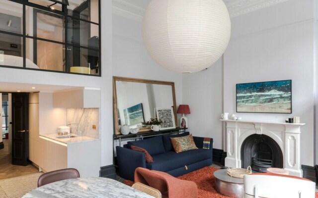 The Bengal Tiger: 2 bd apt rich with character