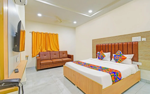 Fabhotel Lexus Grand