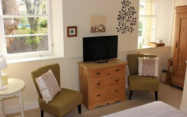 Trafalgar House Hotel - B&B