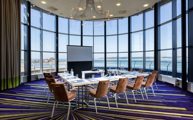 Radisson Blu Waterfront Hotel, Jersey