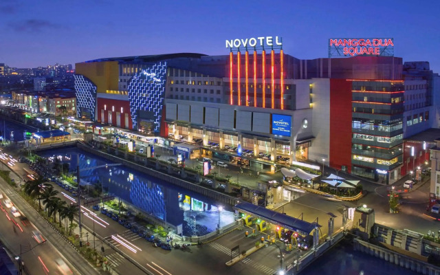 Novotel Jakarta Mangga Dua Square Hotel