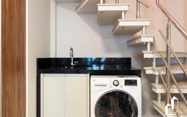 Apartamento com vista para o mar com 02 suítes