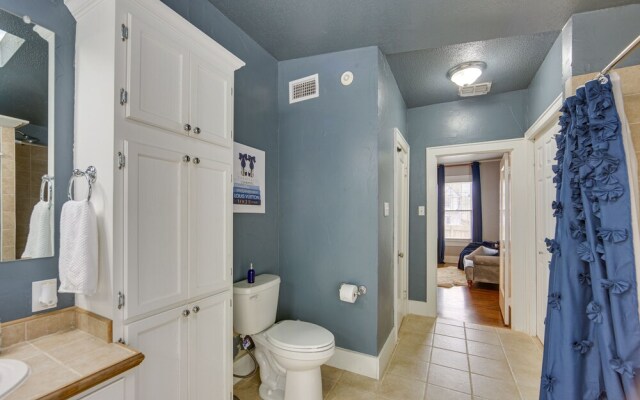 'the Pink Azalea' - Tyler Home w/ Yard + Patio!