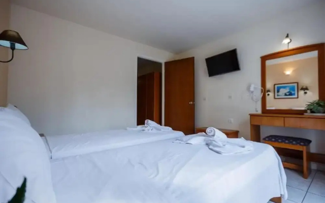 Vivian Hotel