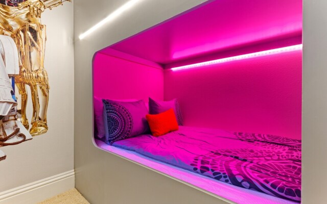 Rvh_374r Golden 6 Bedroom Home