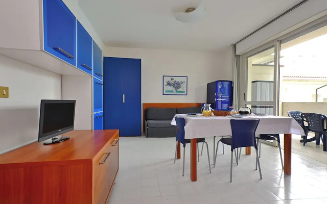 Familiar Flat With Balcony